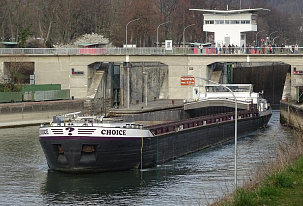 Inland waterway congestion grows as river levels fall