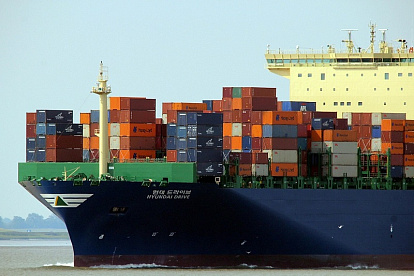 Spot rates in the global sea freight market trending down for three consecutive months