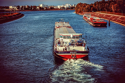 Water levels along the Rhine are continuing to fall, shippers turning to rail and road